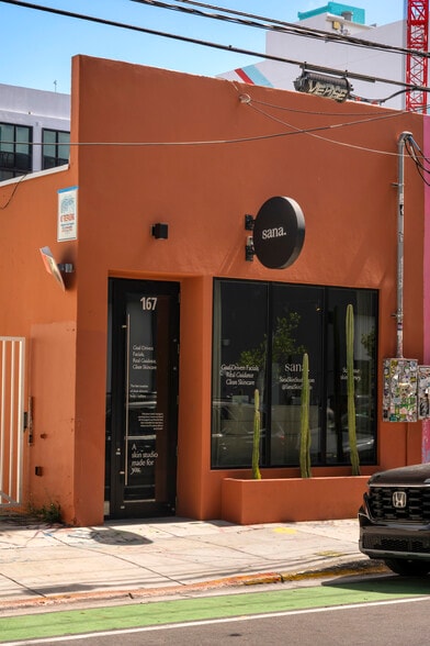 167 NW 25th St, Miami, FL for lease - Building Photo - Image 2 of 5