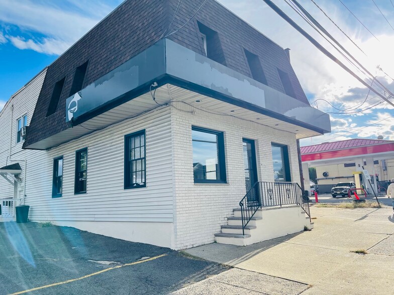 314 Broadway, Elmwood Park, NJ for lease - Building Photo - Image 1 of 13