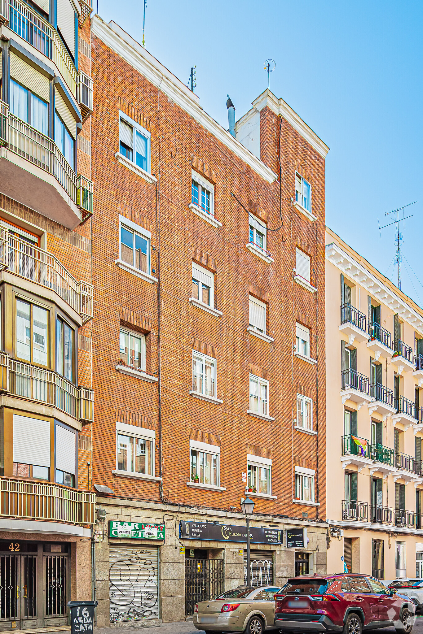 Calle Sebastián el Cano, 40, Madrid, Madrid for sale Primary Photo- Image 1 of 3