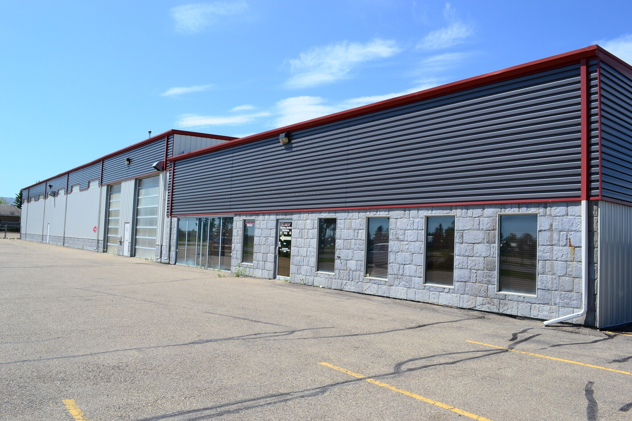 1802 49 Ave, Red Deer, AB T4R 2N7