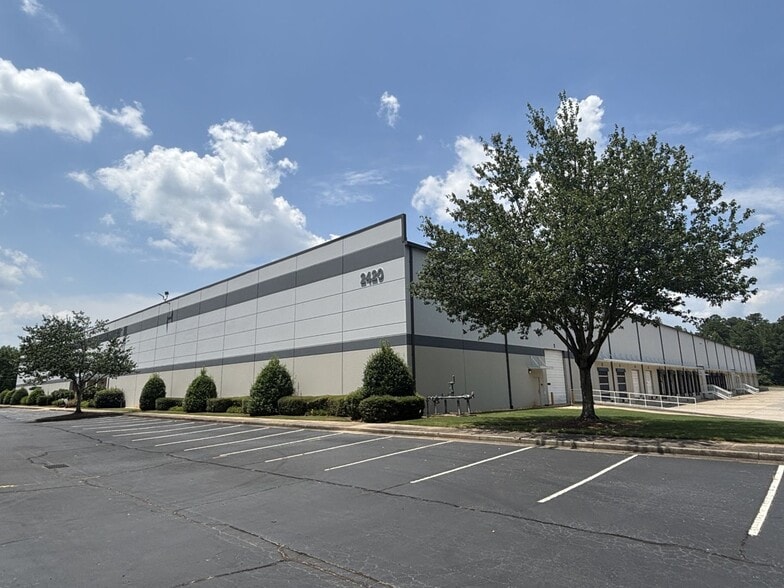 2420 W Park Dr, Gainesville, GA for lease - Building Photo - Image 2 of 5