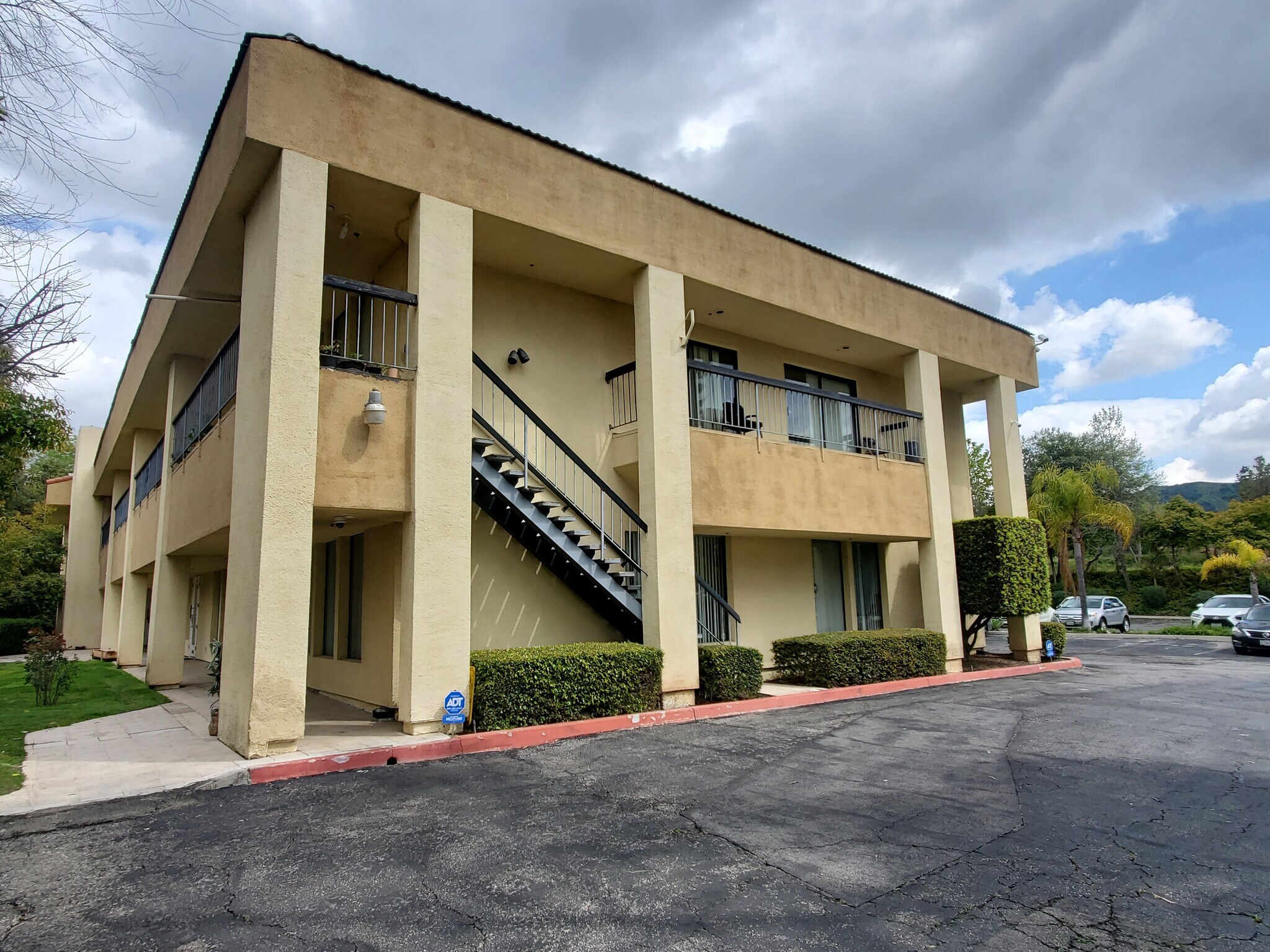 1074 Park View Dr, Covina, CA for lease Building Photo- Image 1 of 8