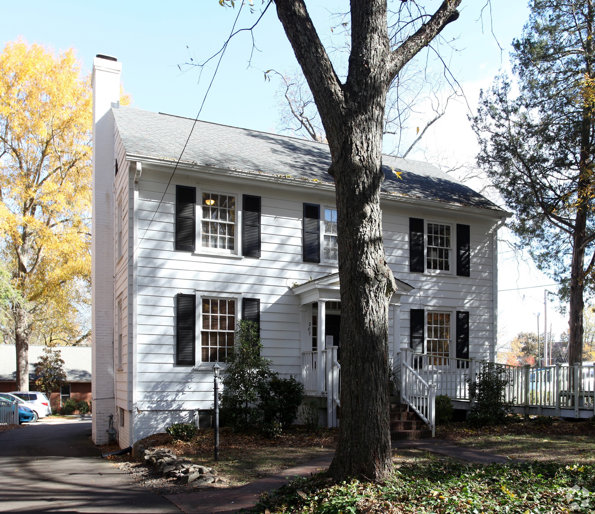 207 Wilson St, Chapel Hill, NC for lease Primary Photo- Image 1 of 3
