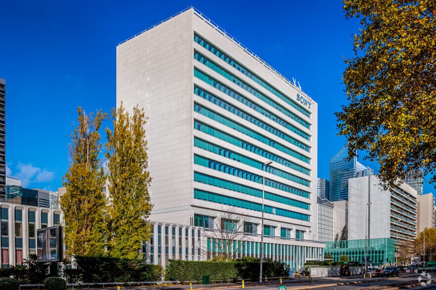 Office in Puteaux for lease - Building Photo - Image 3 of 17