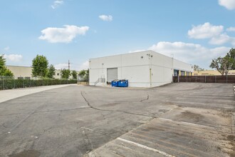 2621 S Daimler St, Santa Ana, CA for lease Building Photo- Image 2 of 2