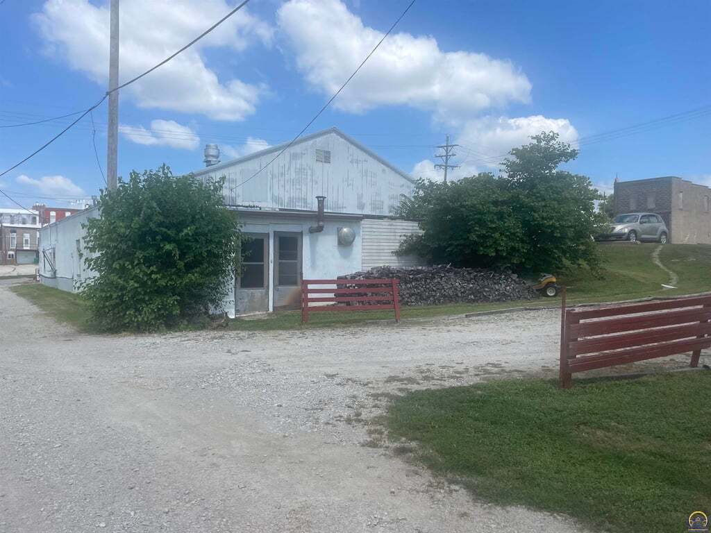 115 W 7th St, Horton, KS 66439 Retail for Sale