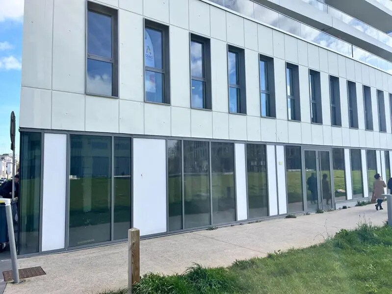 Retail in Caen for lease Building Photo- Image 1 of 5