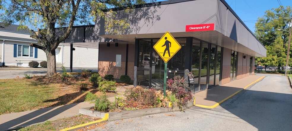 1609 Main St, Pleasant Valley, NY for lease - Building Photo - Image 1 of 4