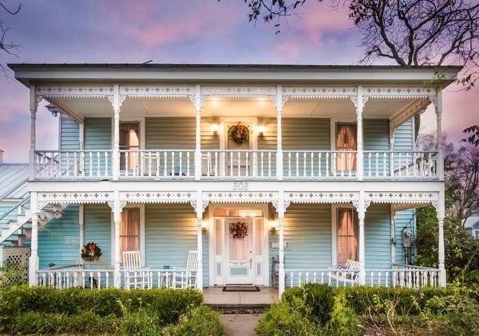 908 N Crockett St, Fredericksburg, TX for sale Primary Photo- Image 1 of 1