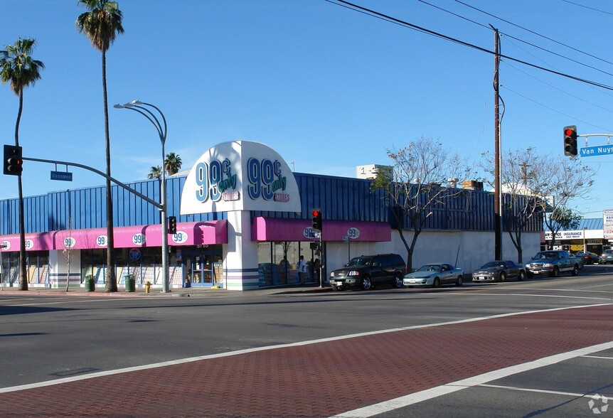 6755 Van Nuys Blvd, Van Nuys, CA for lease - Building Photo - Image 1 of 4