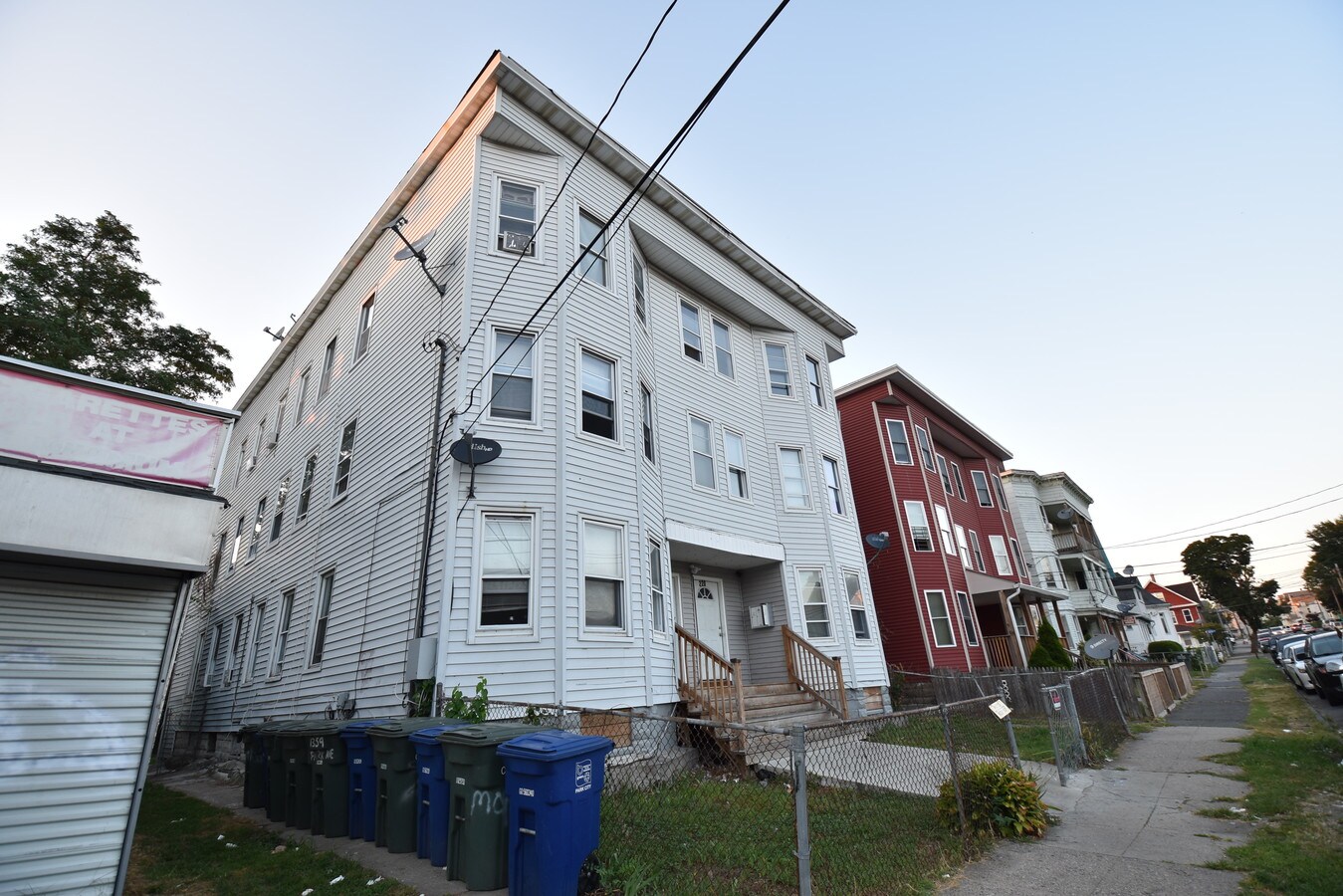 220 Maplewood Ave, Bridgeport, CT 06605