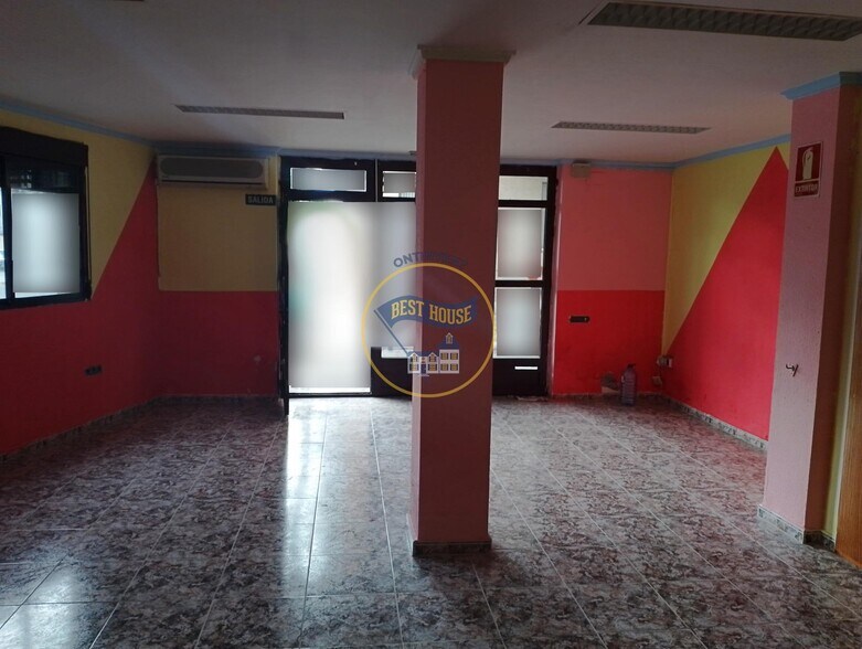 Retail in Albaida for lease - Building Photo - Image 1 of 15