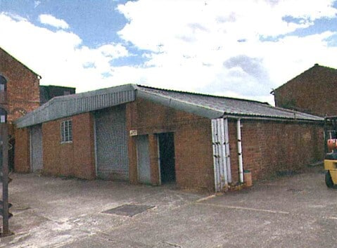 Property 1- Workshop and yard portfolio of 2 properties for sale on LoopNet.com - Building Photo - Image 2 of 2