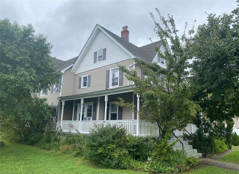 721 S Wellwood Ave, Lindenhurst, NY 11757