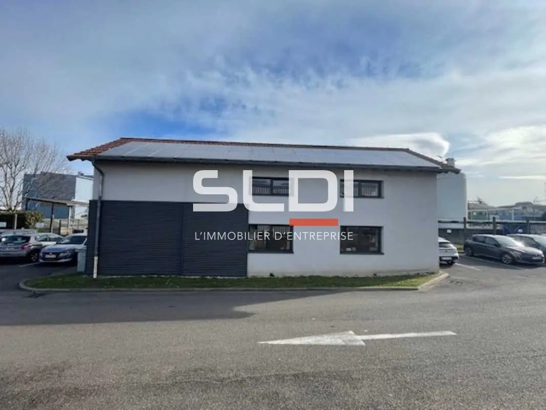 Office in Rillieux-la-Pape for lease Building Photo- Image 1 of 9