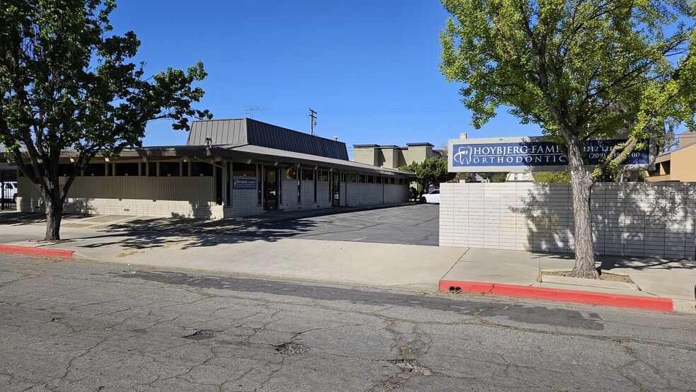 1212-1214 12th St, Modesto, CA for sale - Building Photo - Image 1 of 15