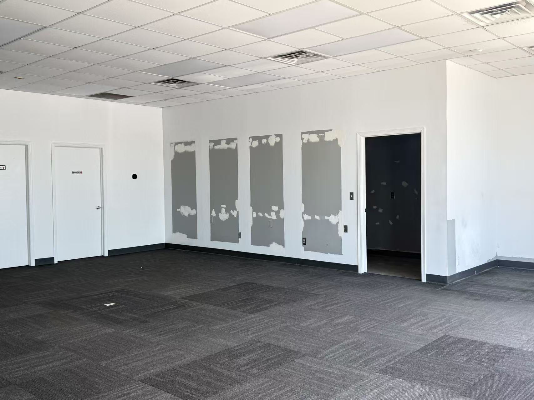 4455-4457 N 72nd St, Omaha, NE for lease Interior Photo- Image 1 of 7