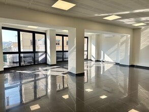 Retail in Manresa, Barcelona for lease Interior Photo- Image 1 of 8