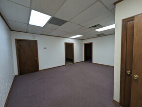 1006 NW 47th St, Lawton, OK for lease Interior Photo- Image 1 of 1