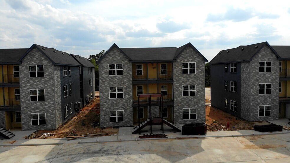 155 Plez Montgomery, TX 77356 Grand Monarch Apartments