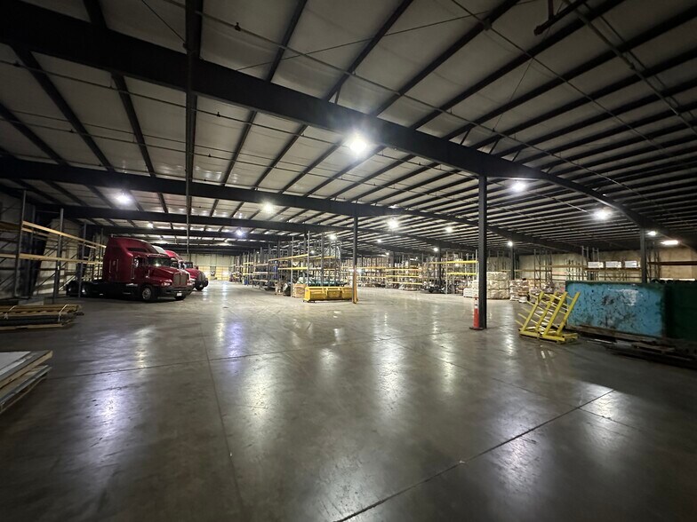 625 44th St, Marion, IA for lease - Interior Photo - Image 2 of 14