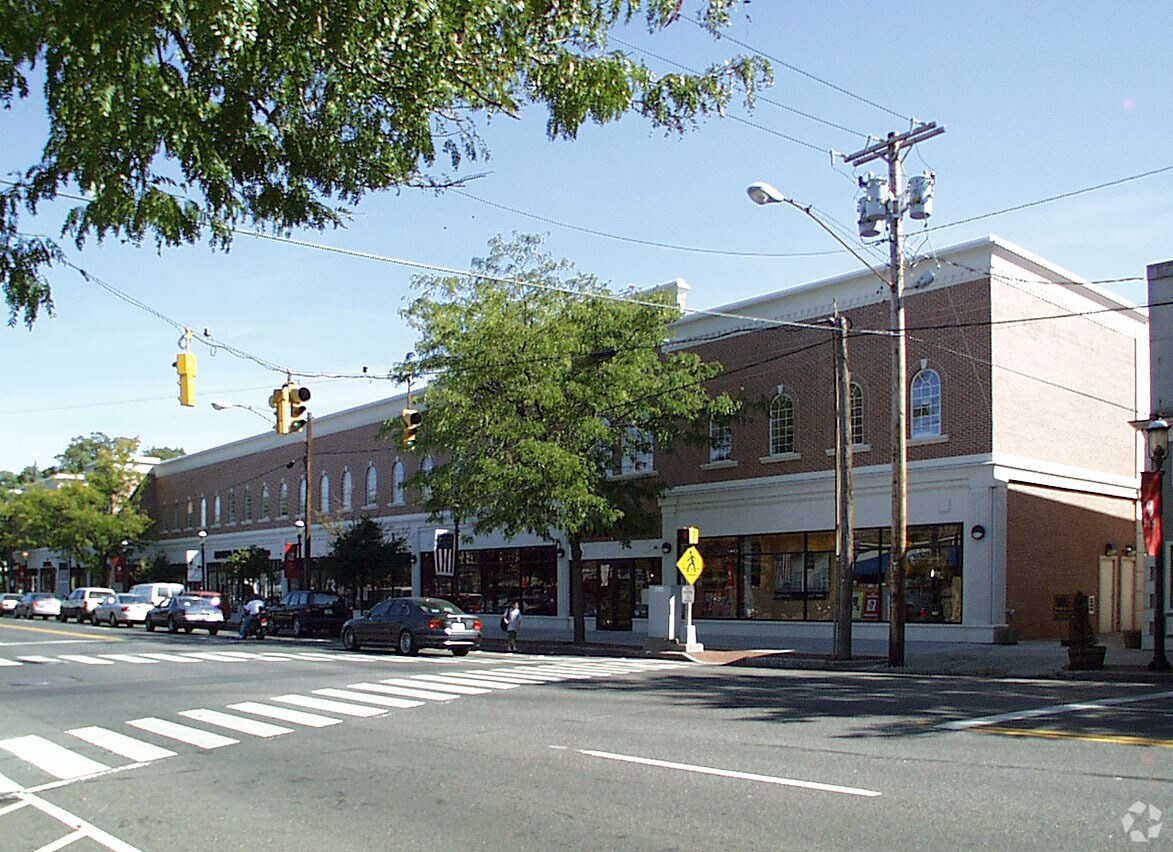 1499 Post Rd, Fairfield, CT 06824 Fairfield Center