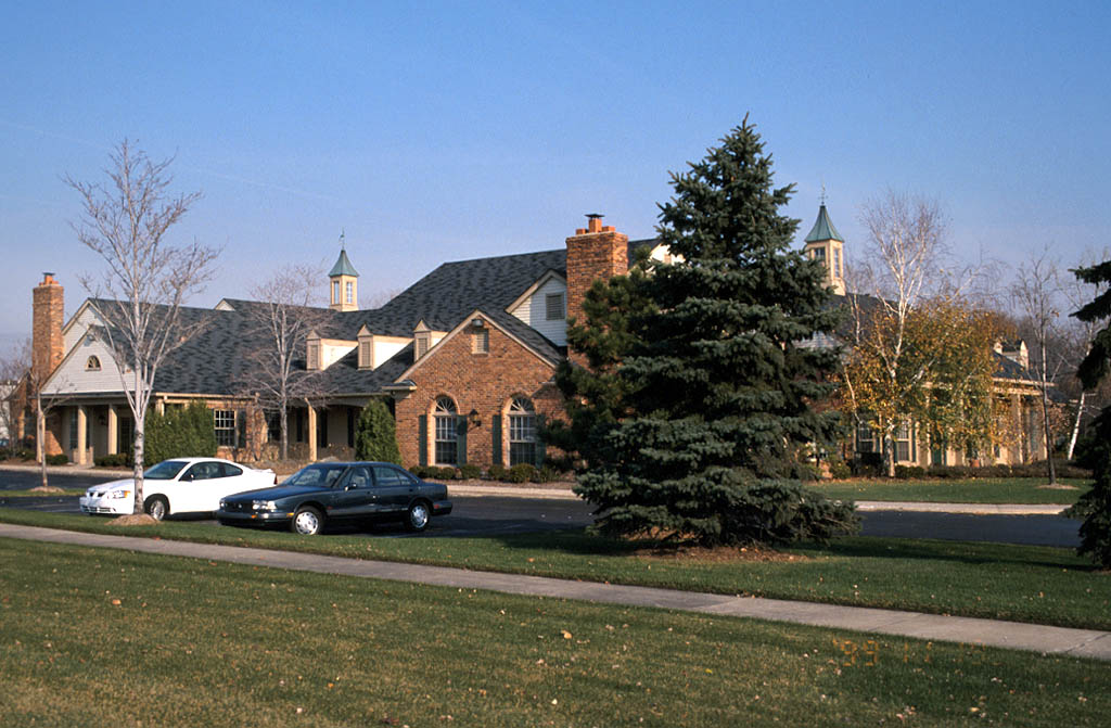 4820 Rochester Rd, Troy, MI for sale Primary Photo- Image 1 of 1