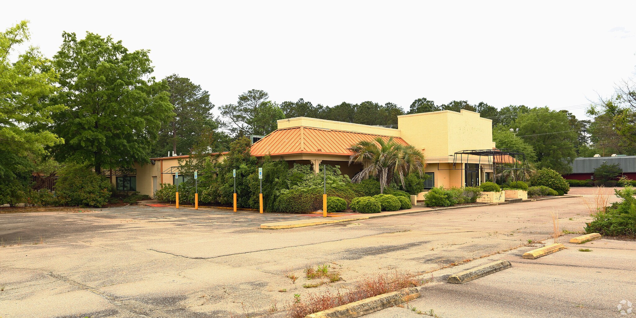 2547 Decker Blvd, Columbia, SC 29206 Retail for Sale