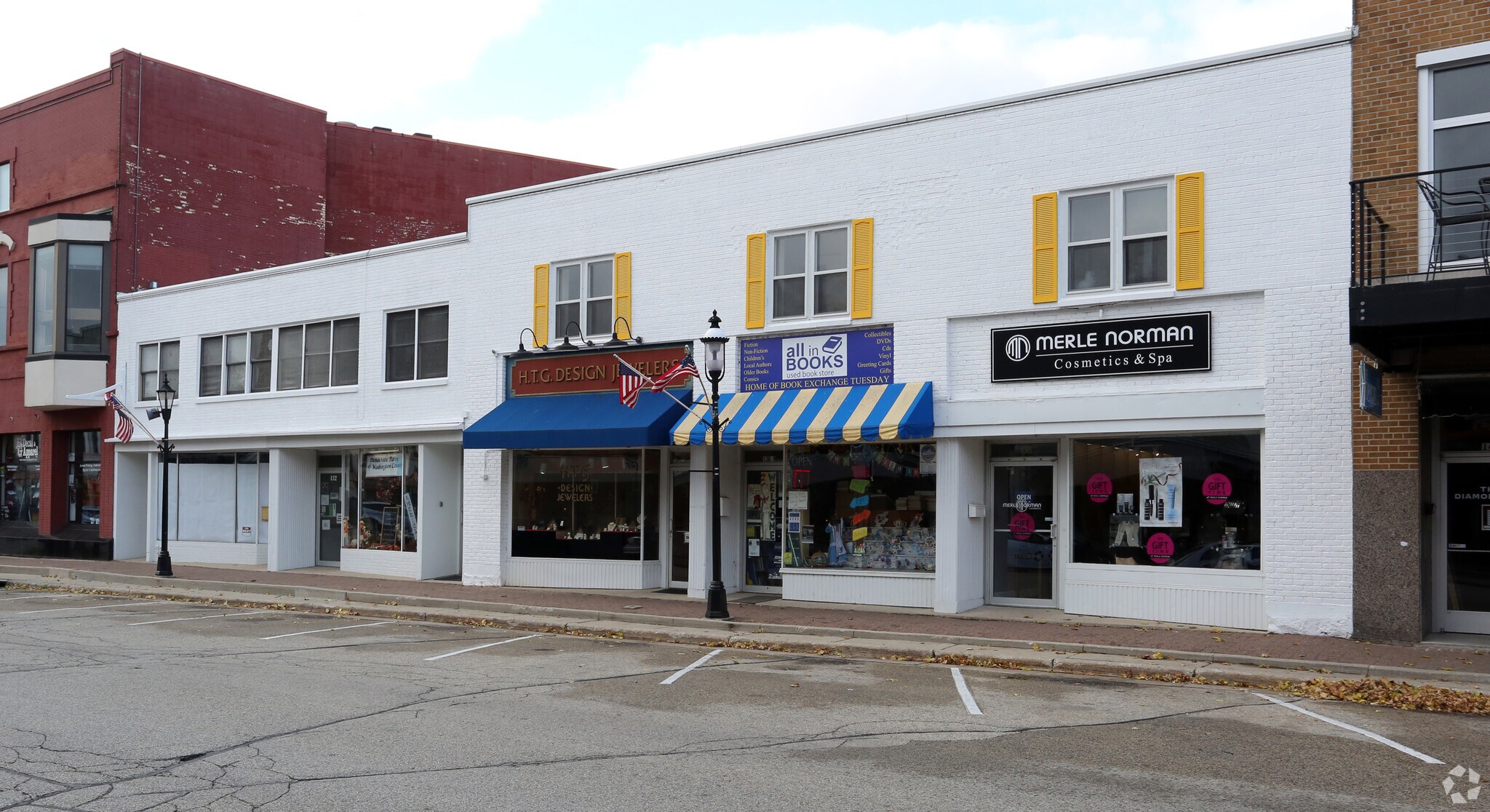 128-136 N Main St, West Bend, WI for sale Primary Photo- Image 1 of 1