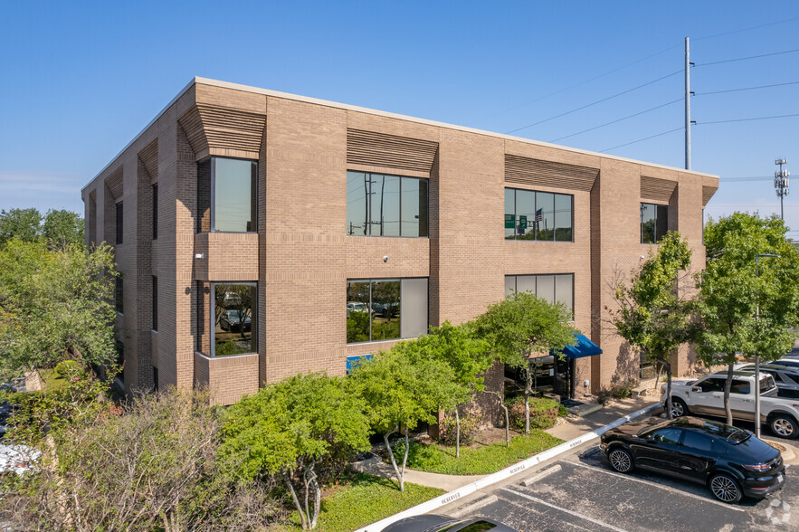 8929 Shoal Creek Blvd, Austin, TX for lease - Building Photo - Image 1 of 4