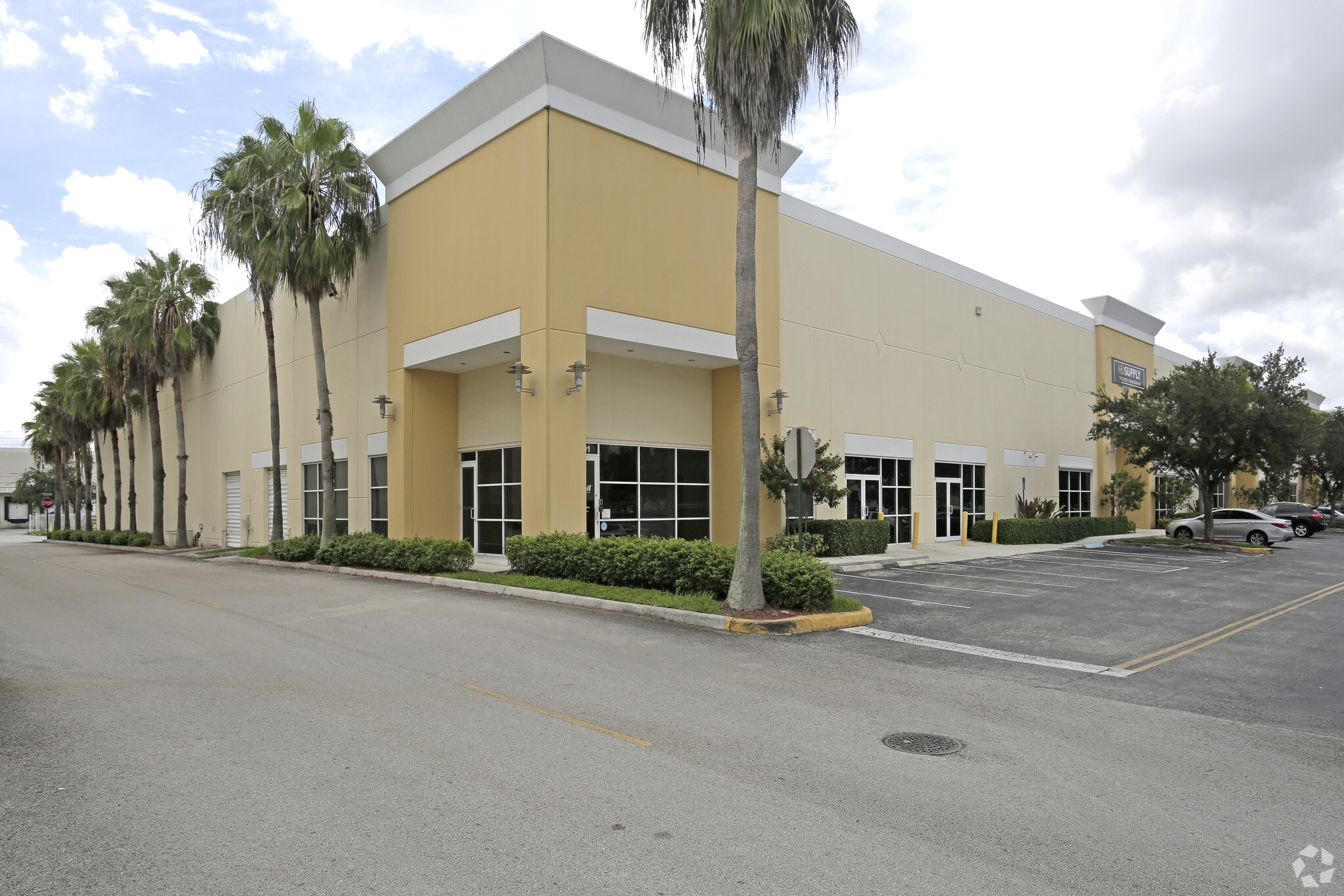 2601-2799 SW 34th Ave, Pembroke Park, FL for sale Primary Photo- Image 1 of 1