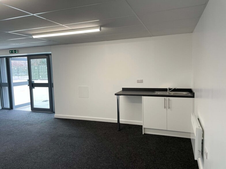 1-4 Brinsworth Street, Rotherham for lease - Interior Photo - Image 2 of 8