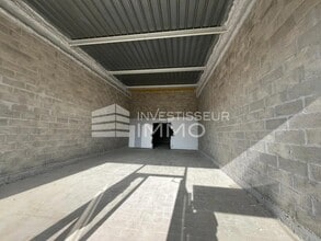 Retail in Longperrier for lease Interior Photo- Image 2 of 2