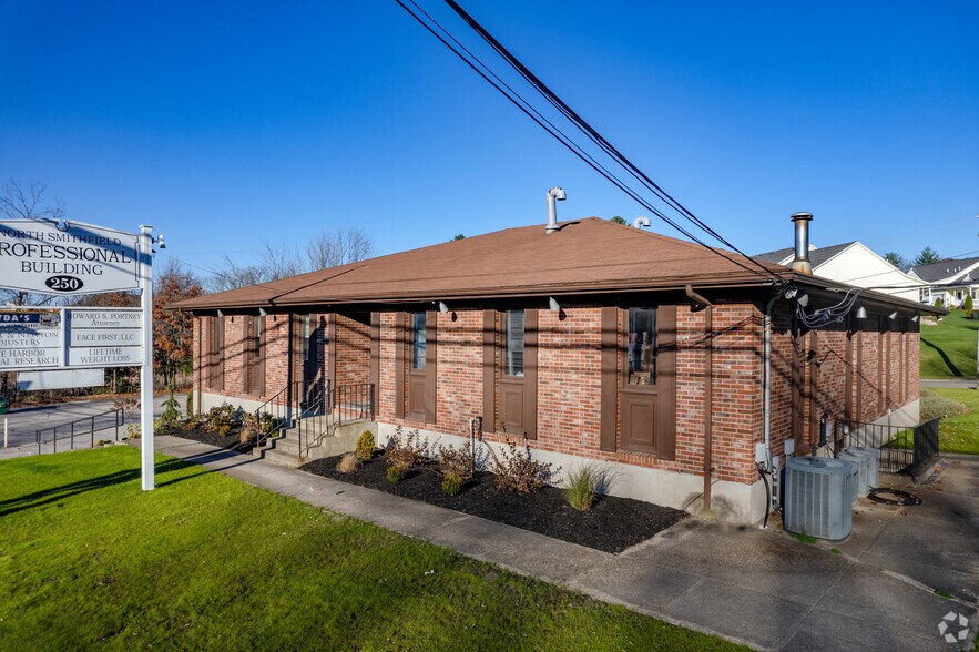 250 Eddie Dowling Hwy, North Smithfield, RI for lease - Building Photo - Image 2 of 7