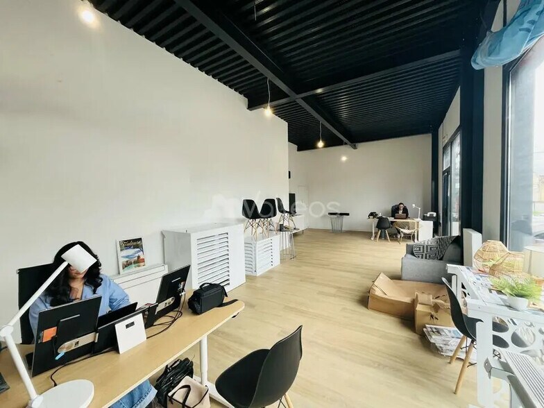 Flex in Toulouse for lease - Interior Photo - Image 2 of 5