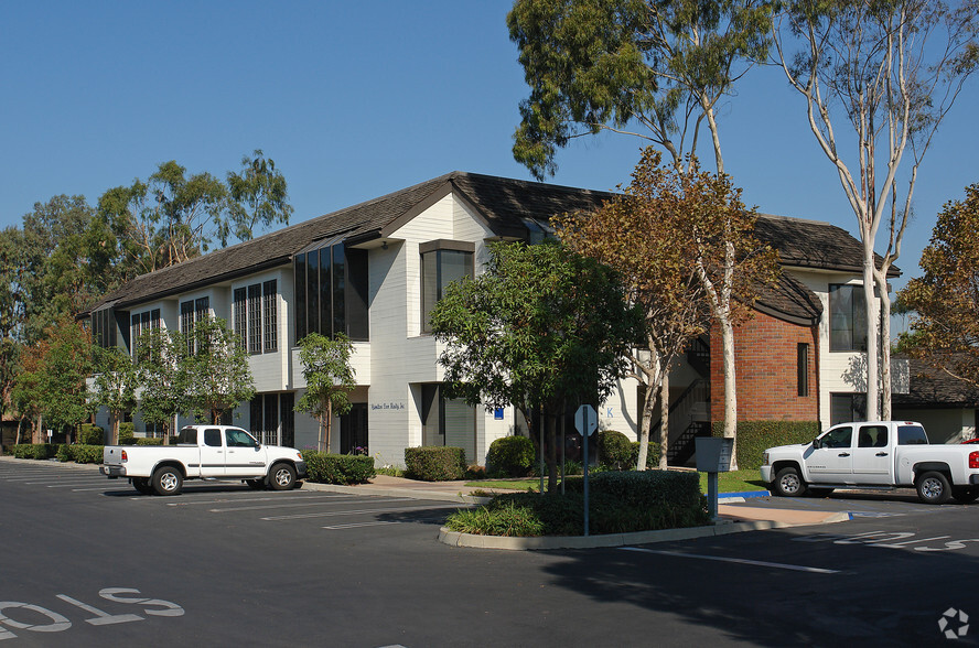 3151 Airway Ave, Costa Mesa, CA for lease - Building Photo - Image 1 of 3