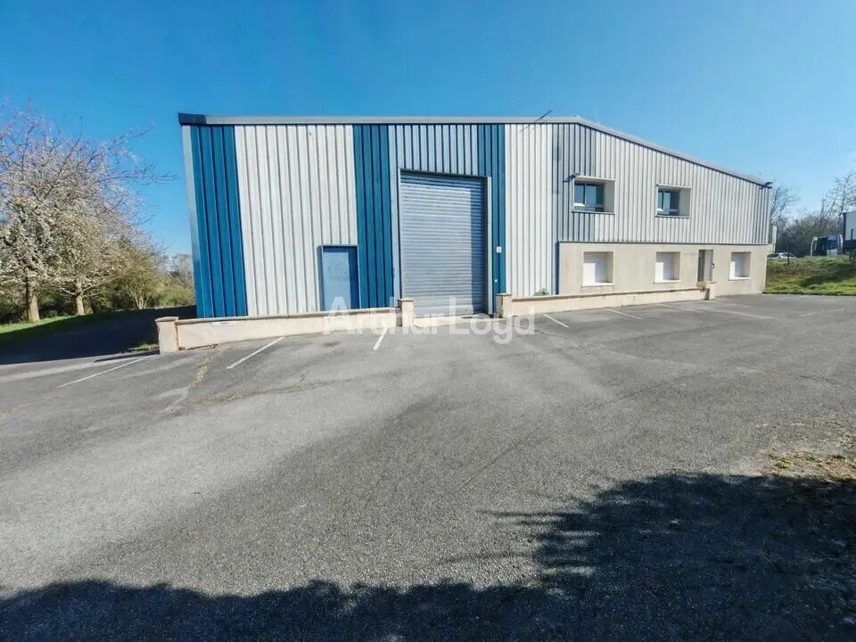 Flex in Muizon for lease Building Photo- Image 1 of 13