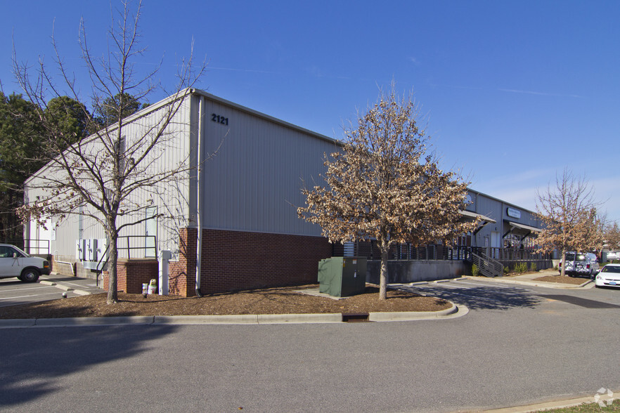 2121 Atlantic Ave, Raleigh, NC for lease - Primary Photo - Image 1 of 5