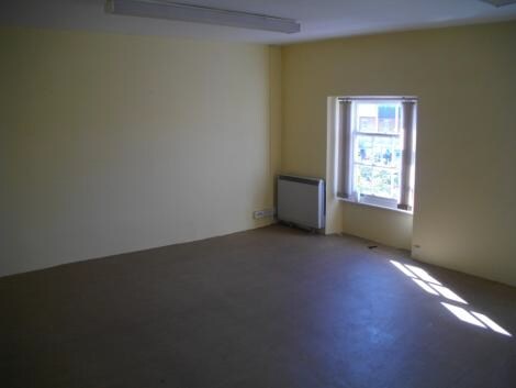 26-27 The Square, Retford for lease - Interior Photo - Image 2 of 9