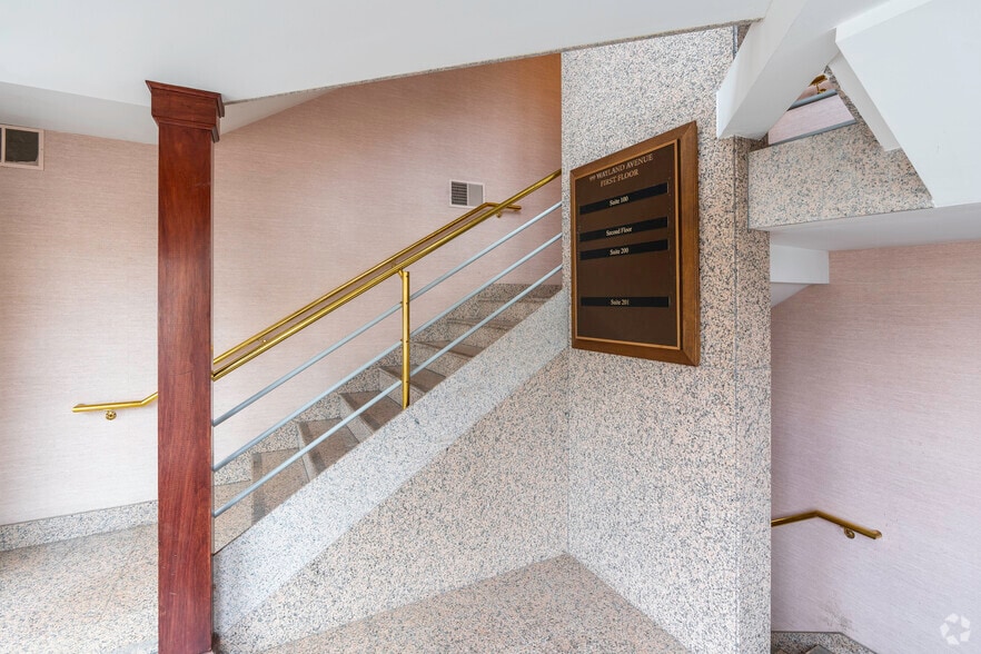 99 Wayland Ave, Providence, RI for lease - Lobby - Image 3 of 8