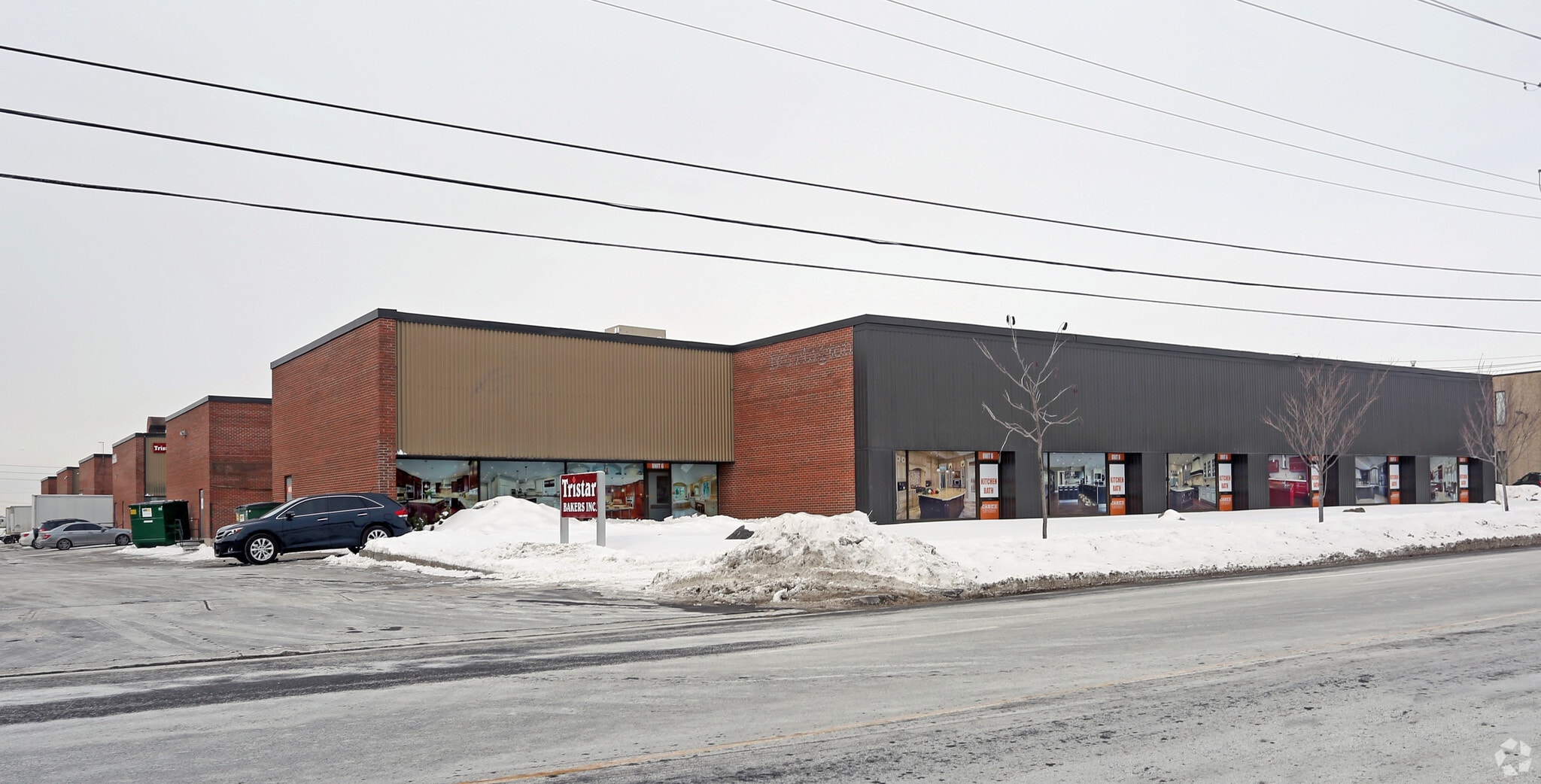 114 Norfinch Dr, Toronto, ON for lease Primary Photo- Image 1 of 6