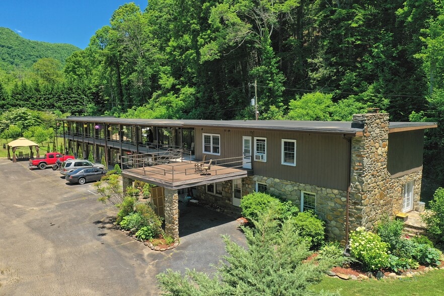 73 Heart Ln, Maggie Valley, NC 28751 | LoopNet