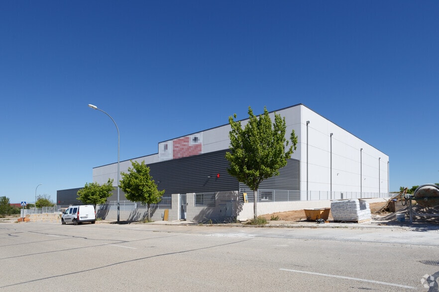 Calle del Hierro, 8, Chiloeches, Guadalajara for lease - Building Photo - Image 3 of 3