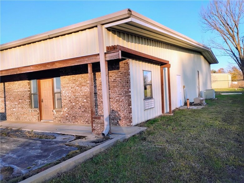 2426 US 169 Hwy, Coffeyville, KS for sale - Building Photo - Image 3 of 4