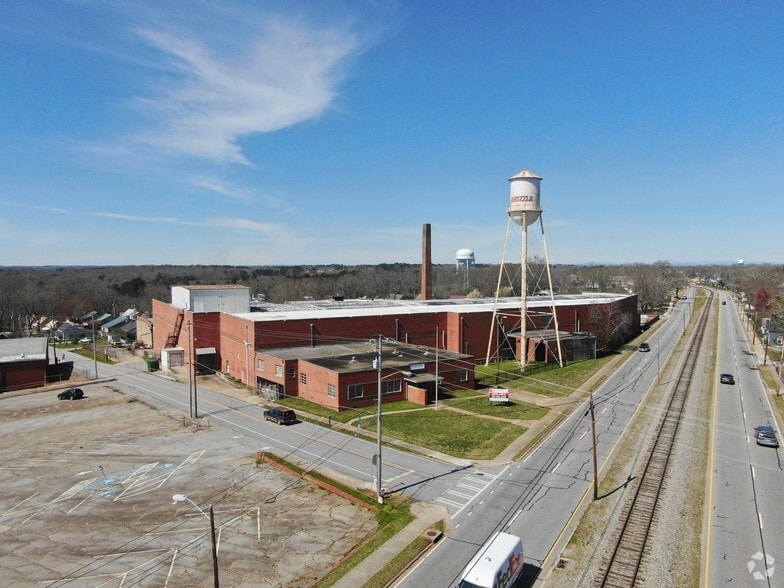 821 S Broad St, Commerce, GA for sale - Building Photo - Image 1 of 1