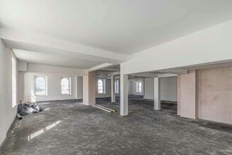 Victory Rd, Portland for lease Interior Photo- Image 2 of 3