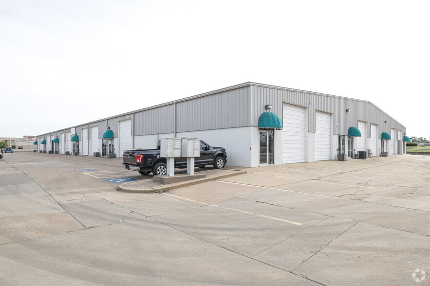 2101-2230 N Beech Ave, Broken Arrow, OK for lease - Building Photo - Image 3 of 6