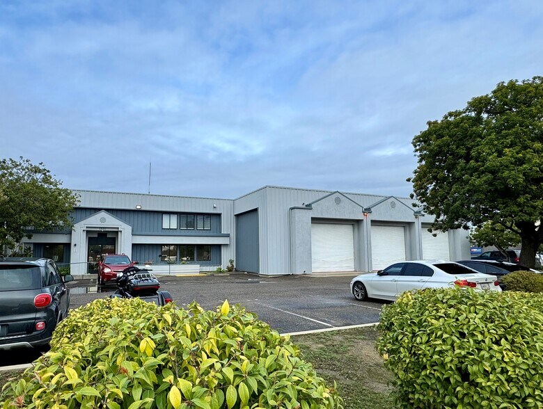 1327 1331 Jason Way Santa Maria CA 93455 Approx 5 000 SF