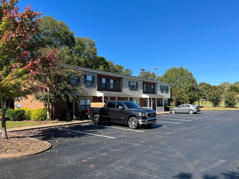 420 Simpson Rd, Anderson, SC 29621