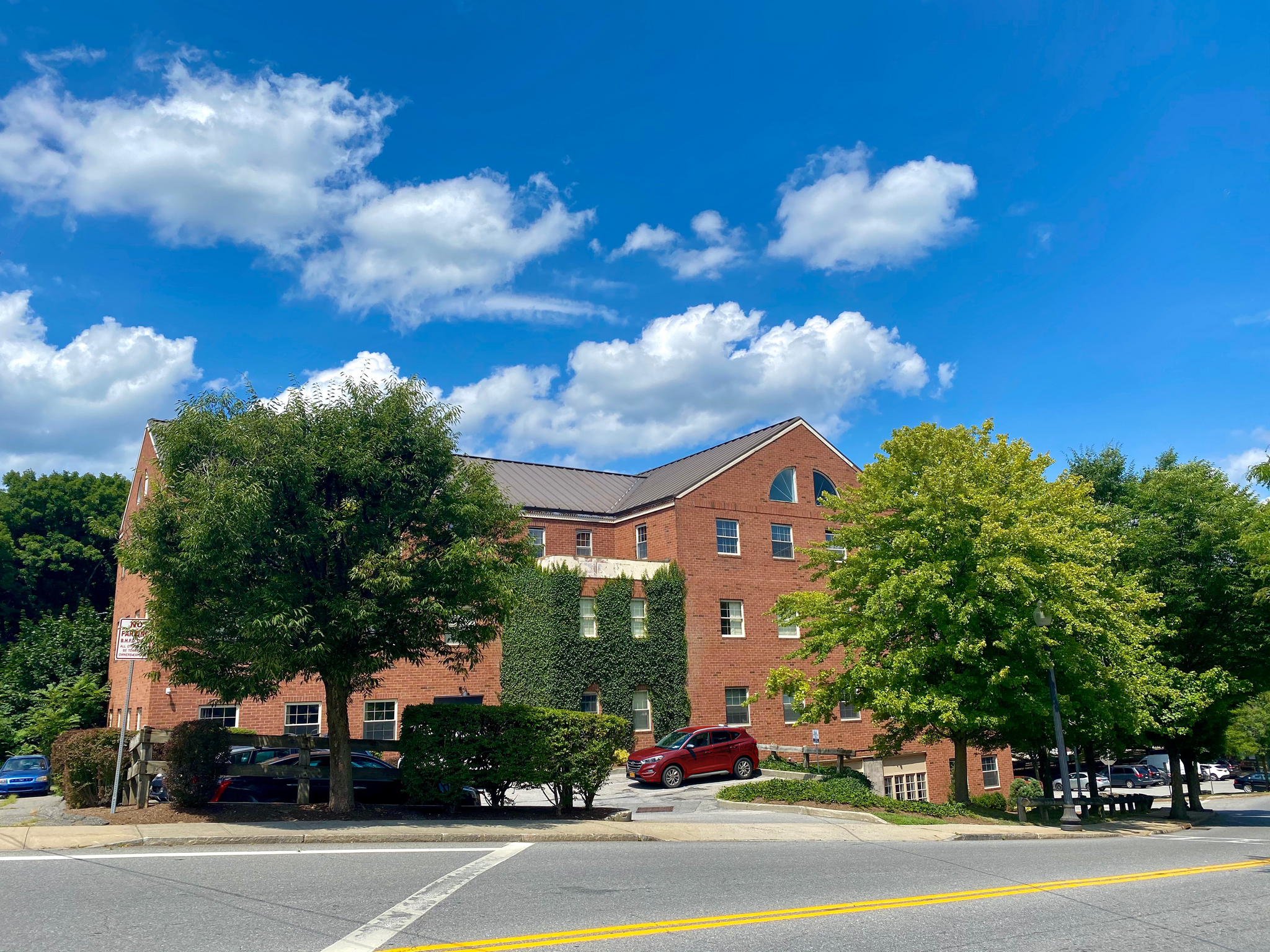 2 Depot Plz, Bedford Hills, NY for lease Building Photo- Image 1 of 21